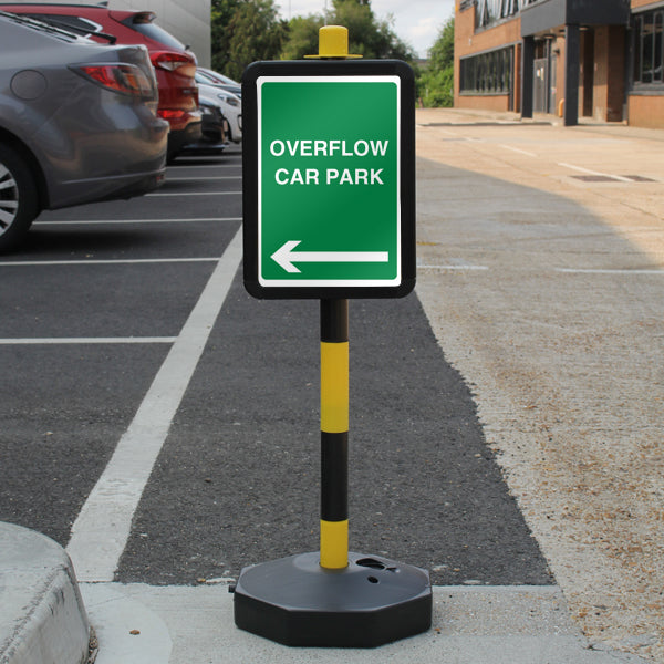 Temporary Signpost – Overflow Car Park – Green Arrow Left