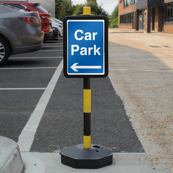 Temporary Signpost – Car Park – Blue Arrow Left