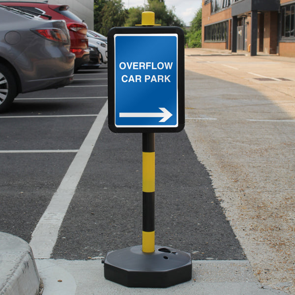 Temporary Signpost – Overflow Car Park – Blue Arrow Right
