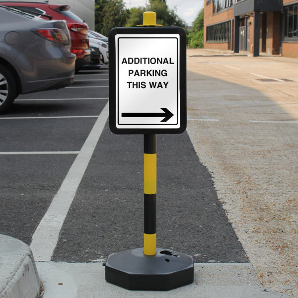 Temporary Signpost – Additional Parking This Way – Arrow Right